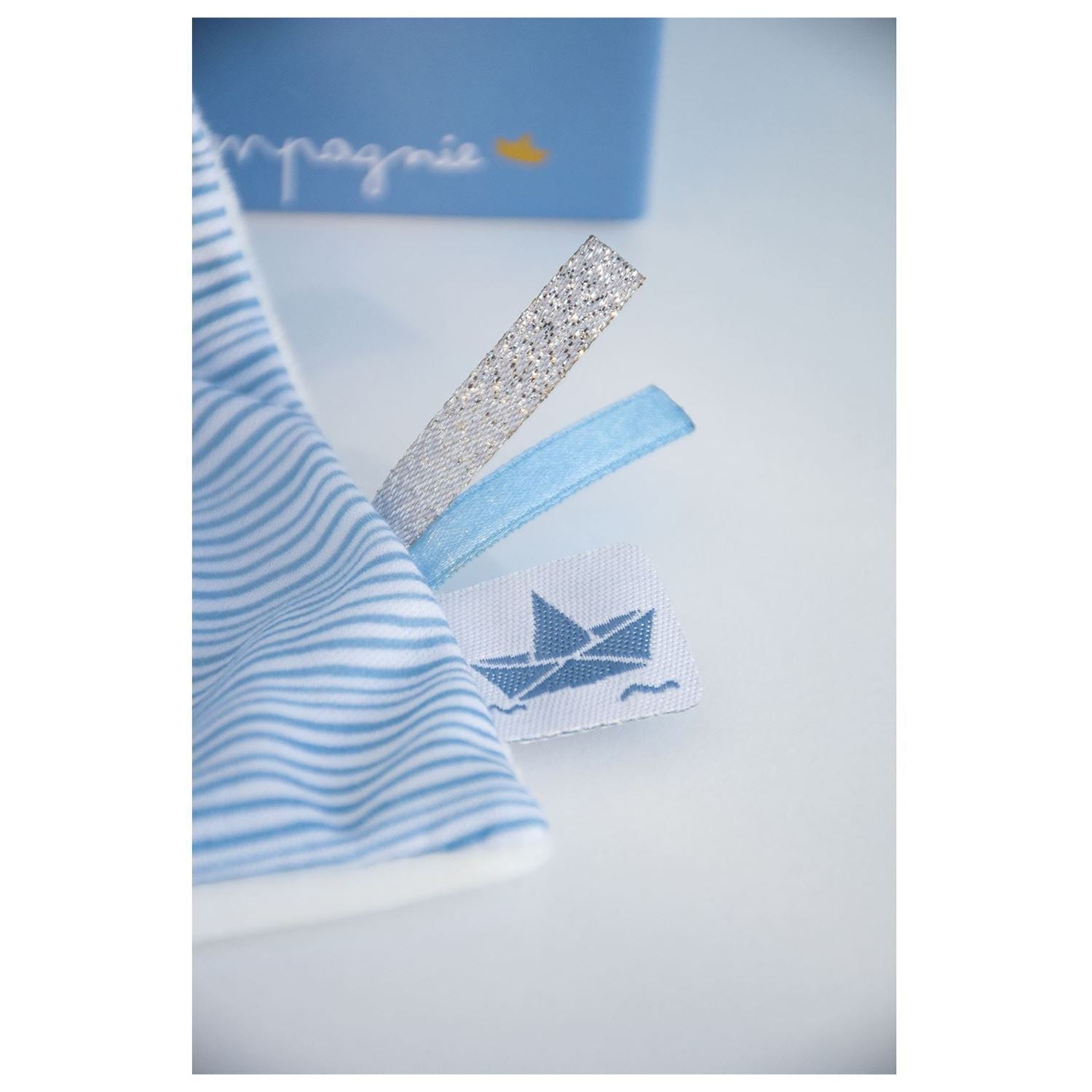 Star and Sailor Bunny Comforter - Image 7